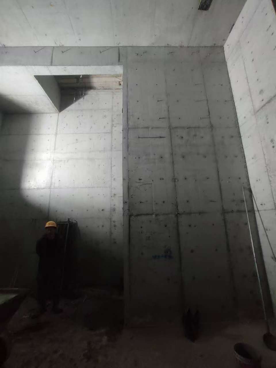 华蓥墙上开槽钢筋断了有影响吗